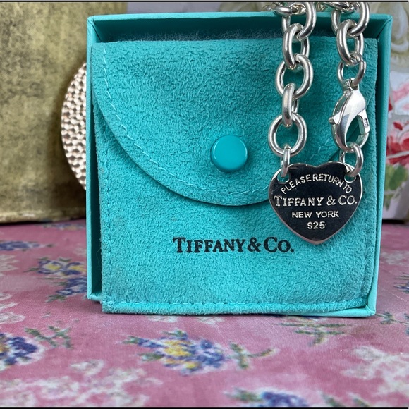 Tiffany & Co. Jewelry - Tiffany & Co Choker heart Return to necklace only